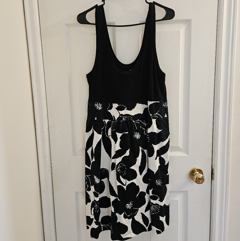Super cute LA Express Floral Dress